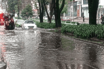 Fuertes lluvias provocaron inundación en parqueadero del barrio Andes, en el norte de Bogotá