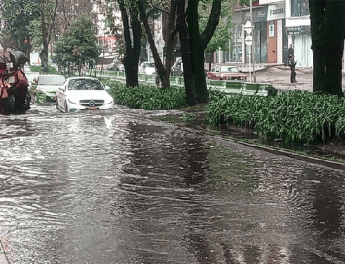 Fuertes lluvias provocaron inundación en parqueadero del barrio Andes, en el norte de Bogotá