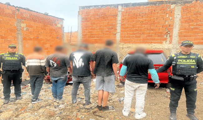 Desmantelan parqueadero ilegal en Ciudad Bolívar: cinco personas capturadas y dos vehículos recuperados