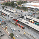 Última hora | Hombre se lanzó de puente peatonal en el Portal Norte