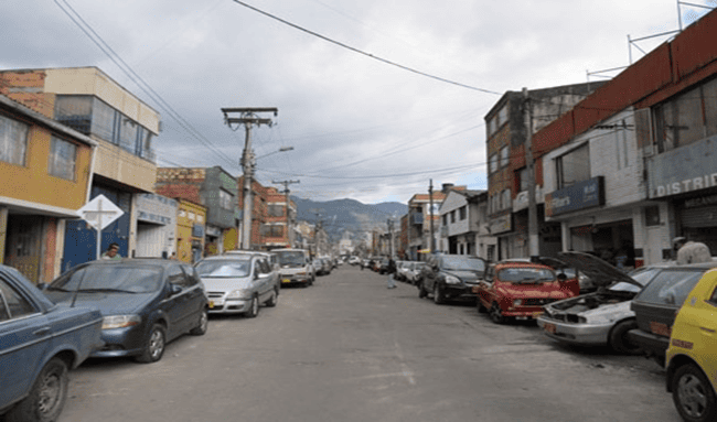 Comunidades de San Cristóbal Norte, San Antonio y Verbenal denuncian invasión del espacio público por talleres automotrices