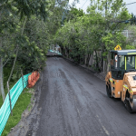 Trabajos de rehabilitación de la calle 222 ya llegan al 48 % de avance, mejorando 6.000 m² de vía