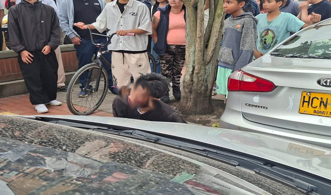 Capturan y golpean a ladrón por intentar robar una camioneta en Bilbao, Suba