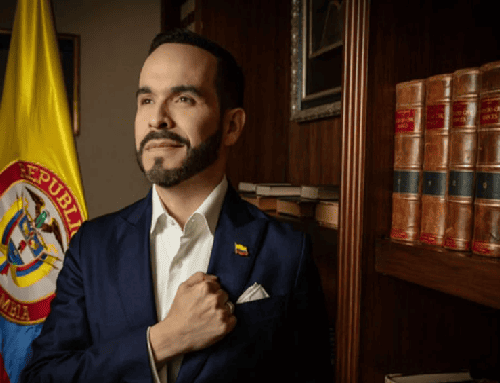 Juez ordena a Abelardo de la Espriella retirar publicidad de campaña que utilice símbolos patrios