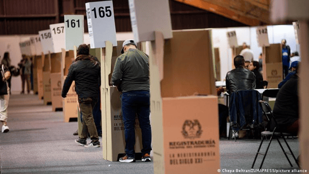 Hurtan tres computadores durante escrutinios electorales en Corferias
