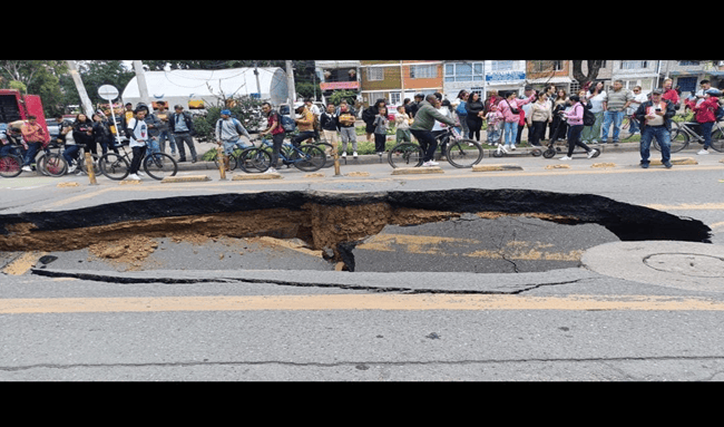 Vecinos alertan por hueco peligroso en la calle 139 con transversal 127 en Suba la Gaitana