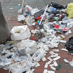 Grave contaminación en Suba: ciudadanos denuncian abandono de medicamentos frente al colegio Gonzalo Arango