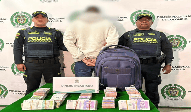Capturan a hombre que llevaba $631 millones en efectivo en una maleta en el centro de Bogotá