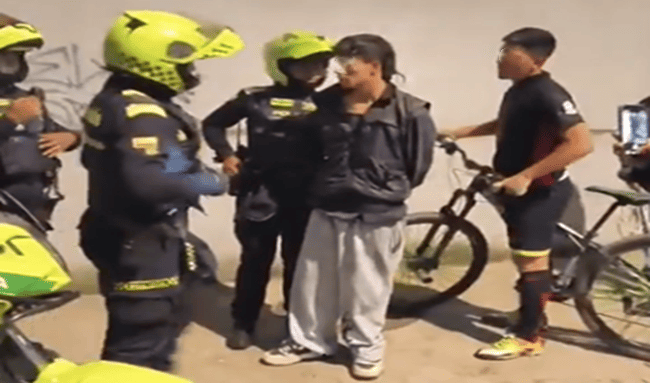 En Suba, ciudadanos reducen a presunto ladrón y lo entregan a la Policía