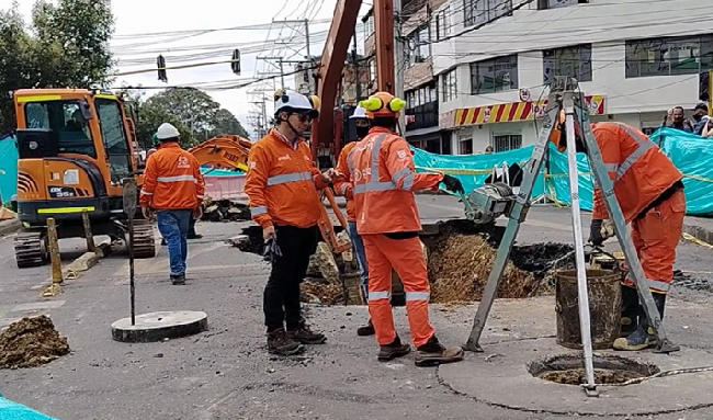 Avanza reparación del socavón en La Gaitana, pero persisten preocupaciones por demoras e impacto económico