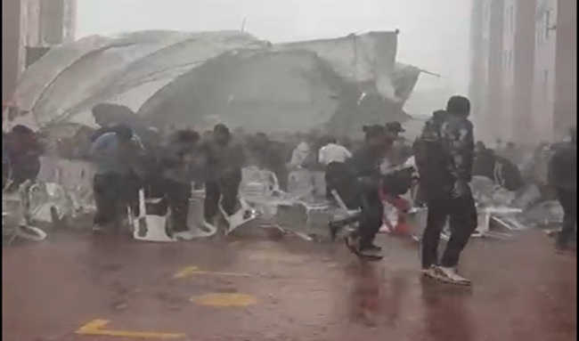 Terror en conjunto residencial de Suba: fuerte aguacero derribó una carpa y dejó varios heridos durante reunión