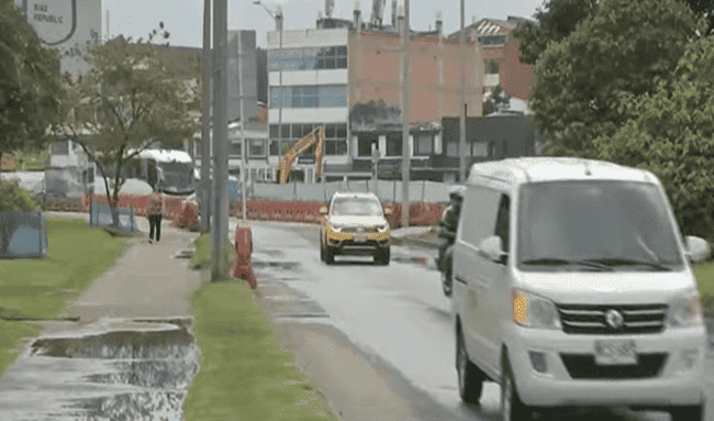 Violento hurto en Engativá: delincuentes atacaron a un hombre para robarle su celular