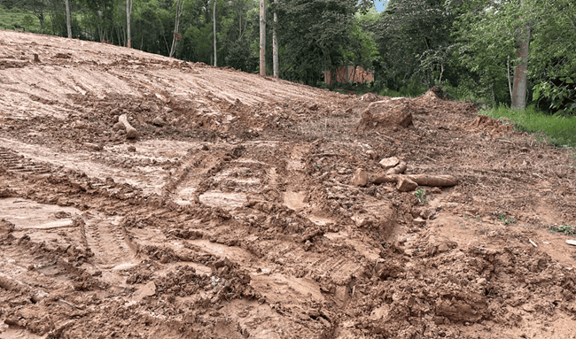 Más de 17.600 toneladas de material de excavación terminaron junto a quebrada en Fusagasugá
