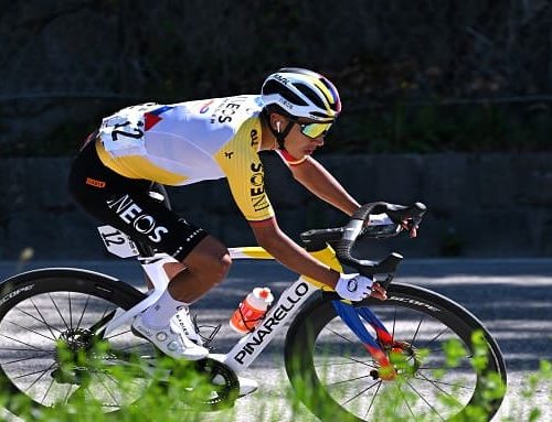 Egan Bernal, en la pelea por el título en el Tour de los Alpes