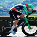 Paul Seixas sorprende en Bilbao y se viste de líder en la Vuelta al País Vasco