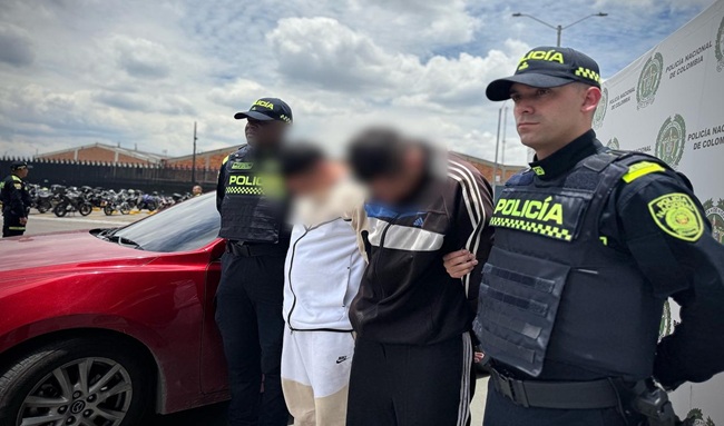 Capturan a dos personas y recuperan vehículo usado en hurto en Usaquén