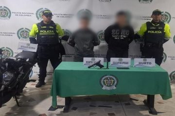 Capturados en Kennedy dos hombres por hurto de motocicleta en Suba: iban armados