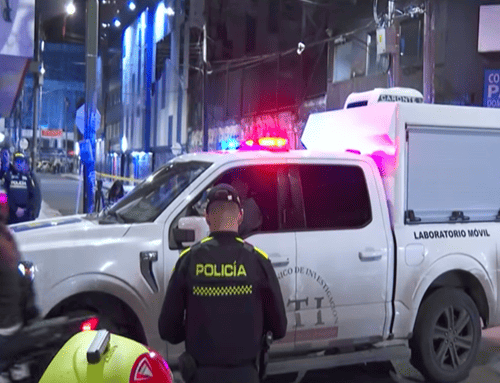 Dos muertos y seis heridos tras violenta riña entre hinchas en el centro de Bogotá