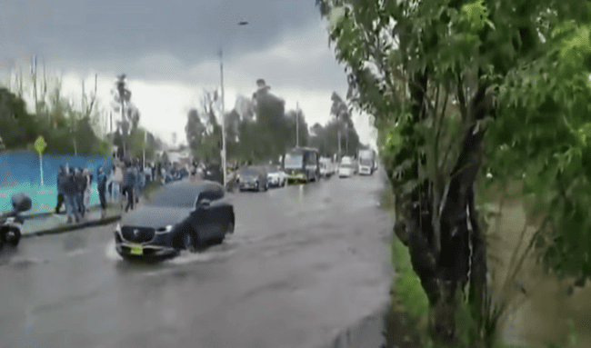 Emergencia por lluvias en Bogotá: evacuaron decenas de rutas escolares en el norte