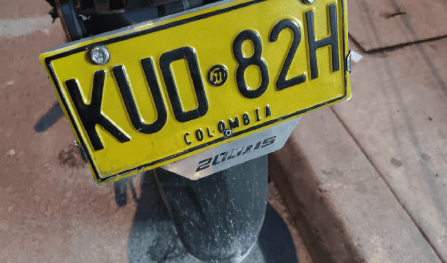 Delincuentes roban motocicleta en Suba y quedan grabados en cámaras