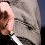 Inseguridad en Suba: madre denuncia violento atraco a su hijo tras salir de clase