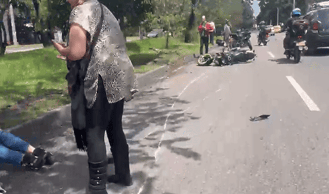 Última Hora: fuerte siniestro vial entre motociclistas en Suba deja dos heridos