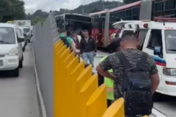 Grave accidente entre buses de TransMilenio en la troncal Suba