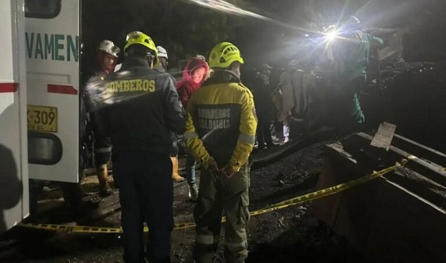 Emergencia minera en Cucunubá: cuatro obreros permanecen atrapados tras explosión