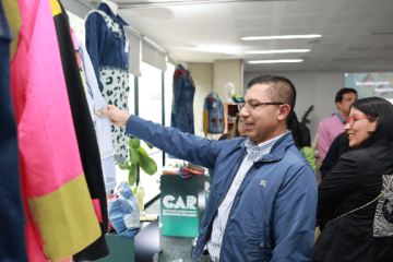 CAR aprovecha 38 toneladas de residuos textiles mediante procesos de reciclaje