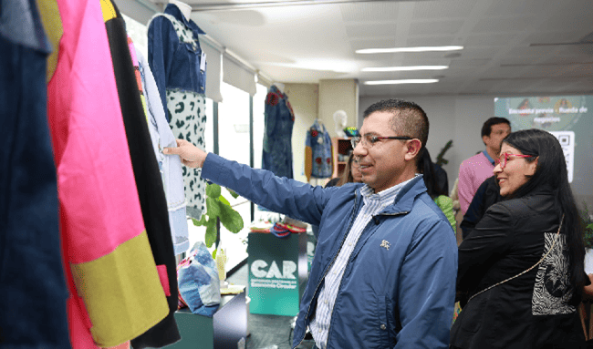 CAR aprovecha 38 toneladas de residuos textiles mediante procesos de reciclaje