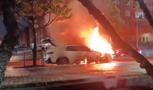 Pánico en Colina Campestre, Suba por incendio de camioneta de alta gama