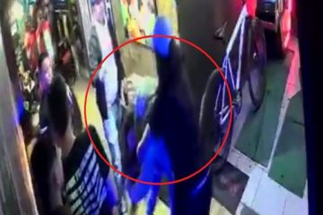 Ataque con arma cortopunzante en bar de Bosa Piamonte deja una joven herida