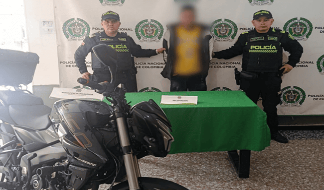 Hombre intentó arrollar a funcionarios y terminó capturado en Bogotá