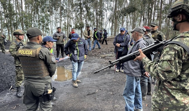 Capturan a dos personas por quemas ilegales para producir carbón en Cundinamarca