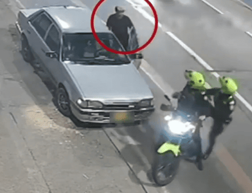Dueña de negocio alertó desde su celular y evitó robo en Engativá