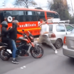 Pelea entre conductores quedó registrada en video en la Autopista Norte con Calle 110 en Suba
