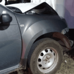 Accidente en Aures 2 en Suba: aprendiz de conductor terminó dentro de una vivienda