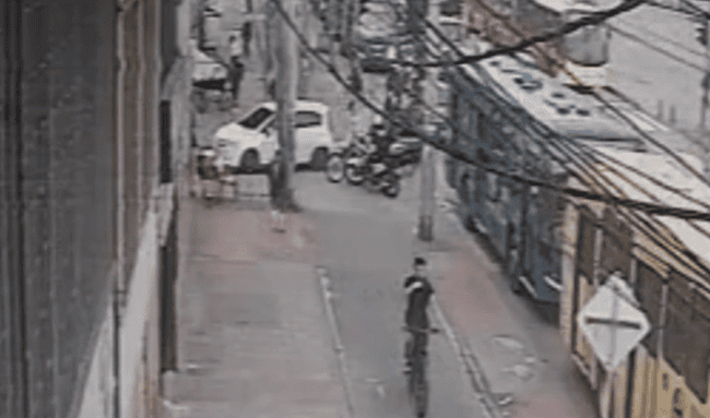 Capturan a hombre por raponazo de celular cerca a estación San Bernardo en Bogotá