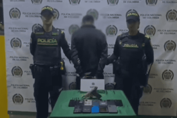 En Santa Fe, capturan a ladrón de taxista con arsenal de celulares