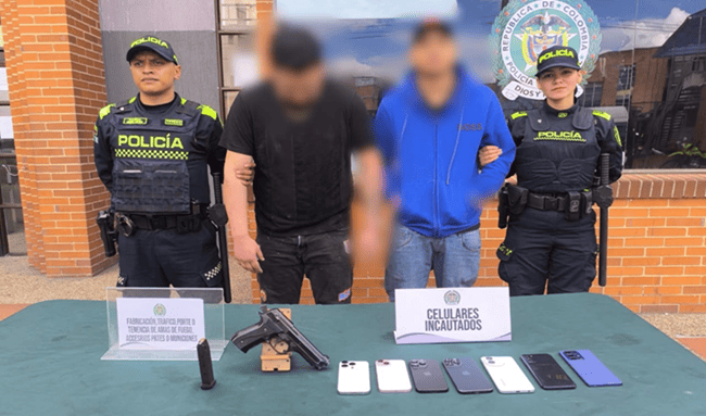 Con arma 9 mm y celulares hurtados, fueron capturados en Bosa
