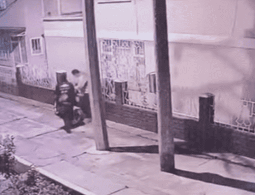 Delincuentes roban motocicleta en vivienda del norte de Bogotá; quedaron grabados en video