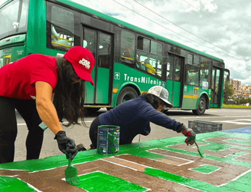 Recuperan espacio público en la calle 163A con carrera 9 gracias a intervención de urbanismo táctico en Usaquén