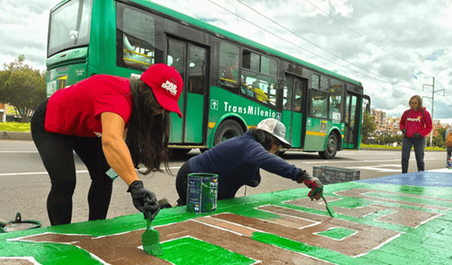 Recuperan espacio público en la calle 163A con carrera 9 gracias a intervención de urbanismo táctico en Usaquén