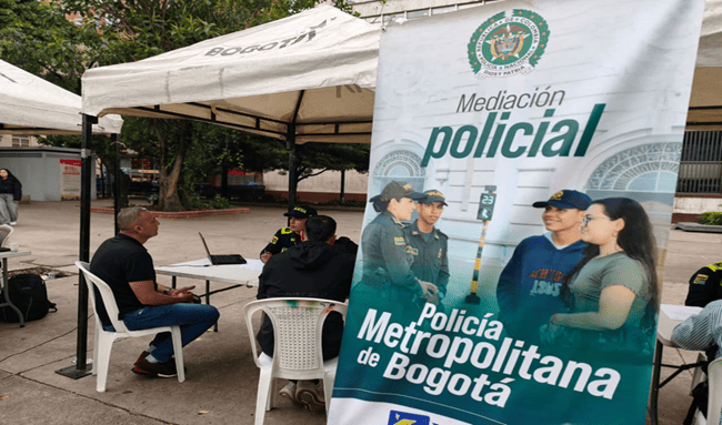 Con el propósito de fortalecer la convivencia ciudadana y prevenir hechos de violencia, la Policía Nacional en Bogotá adelanta nuevas jornadas de Mediación Policial