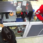 Robo a droguería en Bilbao: delincuente huyó con dinero, celulares y pertenencias de empleada