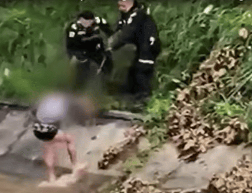 Con gritos de auxilio, policías rescatan a hombre arrastrado por el río Fucha en Bogotá