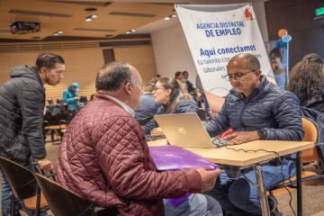 Bogotá ofrece más de 5.000 empleos y anuncia gran feria laboral en mayo