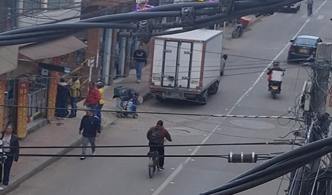 Daño imprevisto en tubería deja sin agua a gran parte del barrio Bilbao en Suba