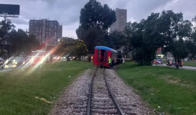 Tren de la Sabana se descarriló en la avenida NQS