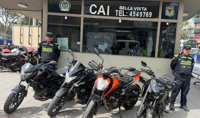 Hallan desguazadero de motos oculto en una peluquería de Kennedy